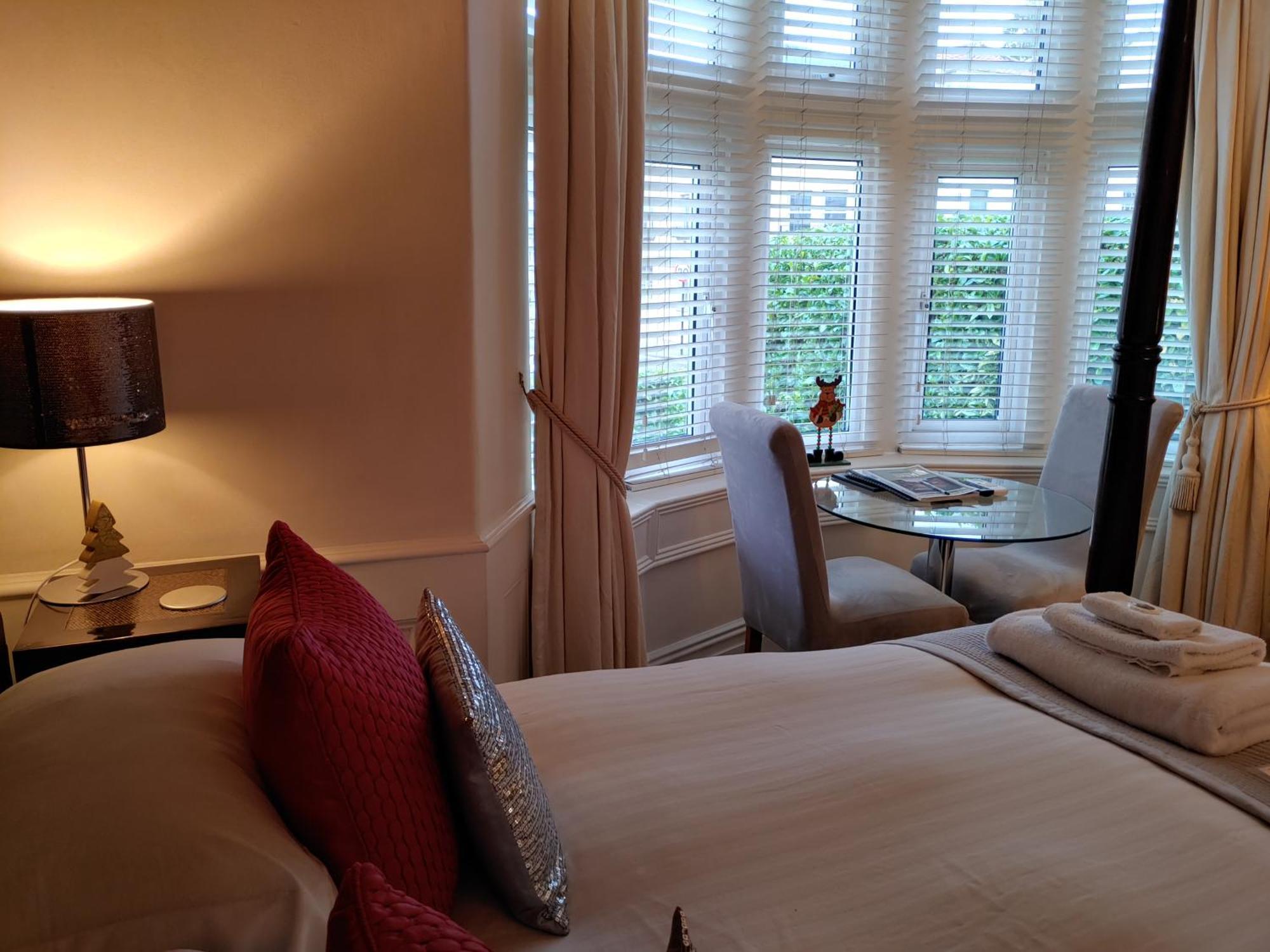 The Bath House Boutique B&B - In-Room Breakfast - Free Parking Exterior photo